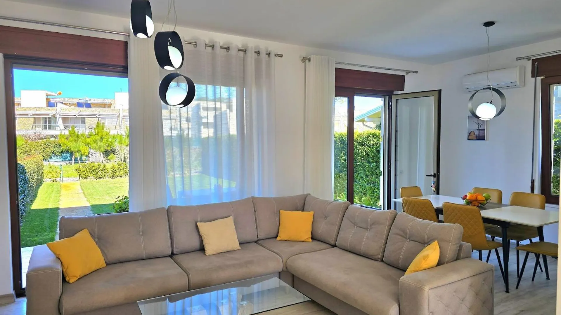 Spacious Villa For Seven Guests Plazhi San Pietro