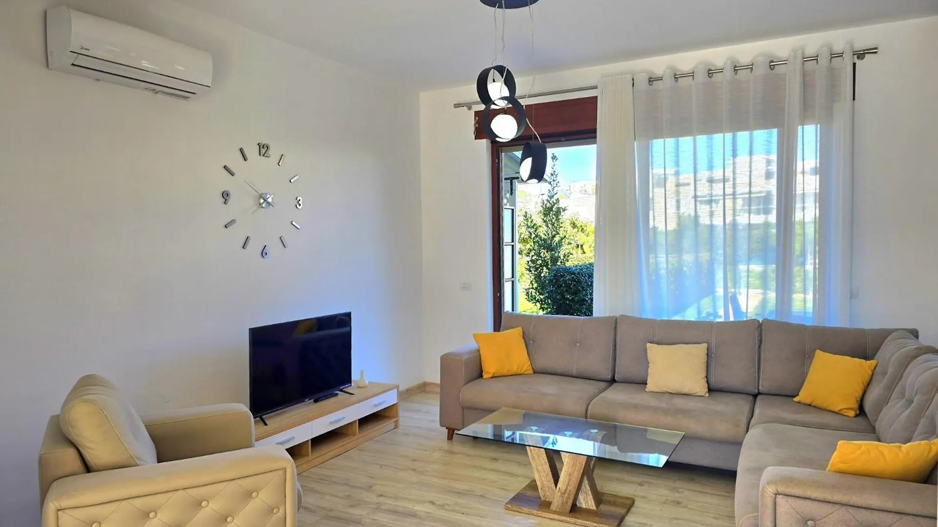 Spacious Villa For Seven Guests Plazhi San Pietro