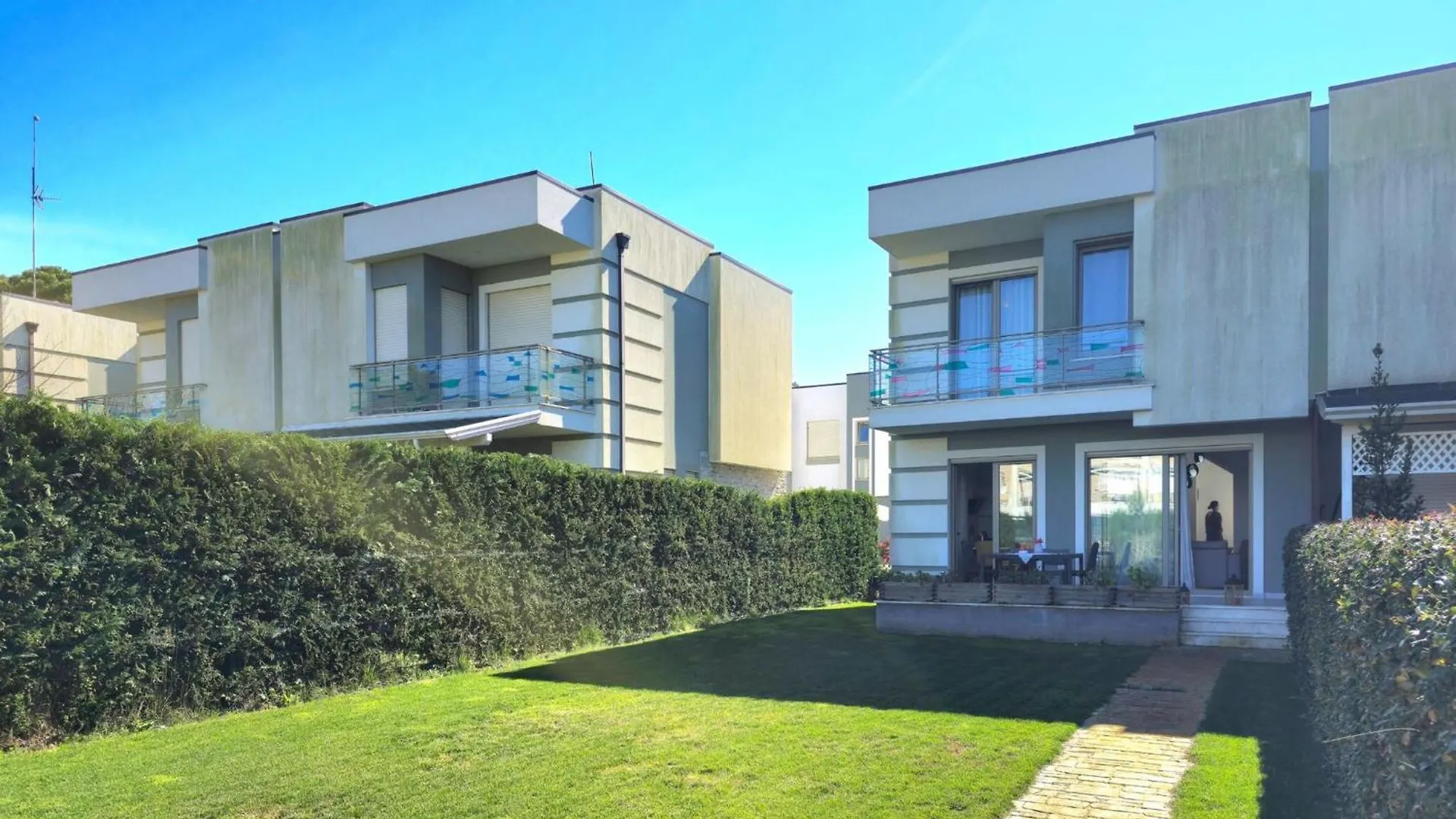 Spacious Villa For Seven Guests Plazhi San Pietro